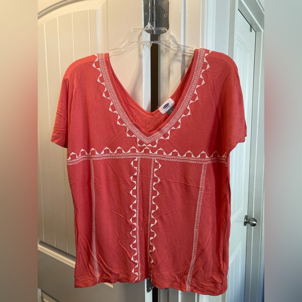 Old Navy slub knit v-neck shirt